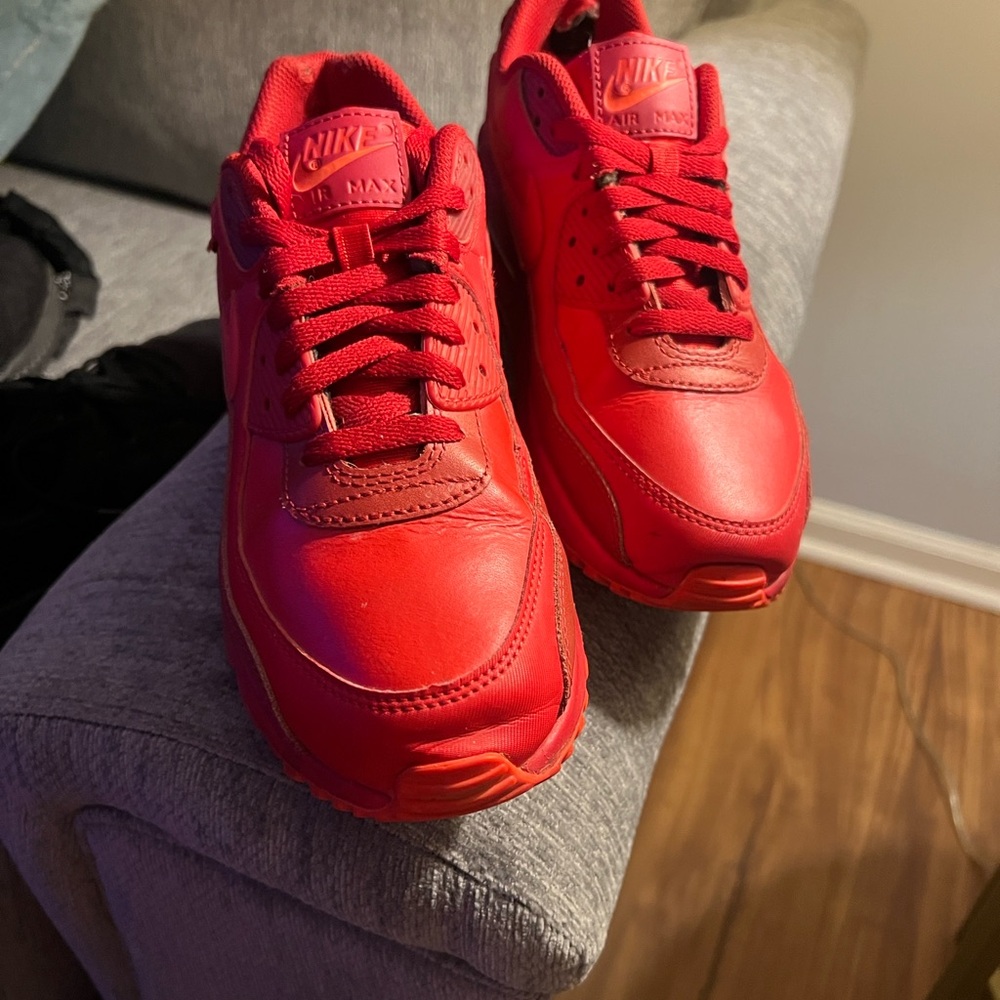 Nike Air Max 90 M8/W9.5.  Eye popping red and orange